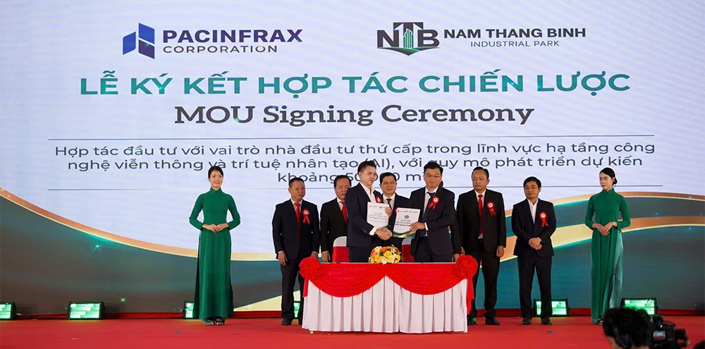 The Investor and partners formally sign strategic cooperation agreements at the groundbreaking ceremony. The Investor and partners formally sign strategic cooperation agreements at the groundbreaking ceremony.